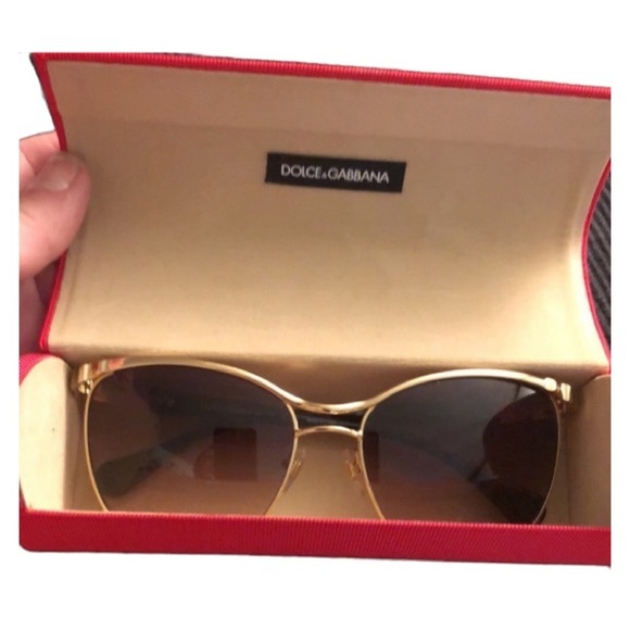 Dolce Gabbana gold rimmed aviator sunglasses with case - Picture 1 of 13